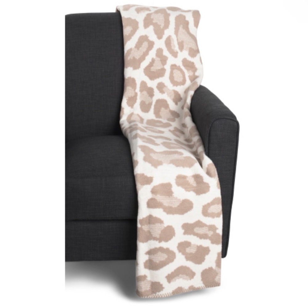 Brooks Brothers 55 x 73 Leopard Print Oversized Throw